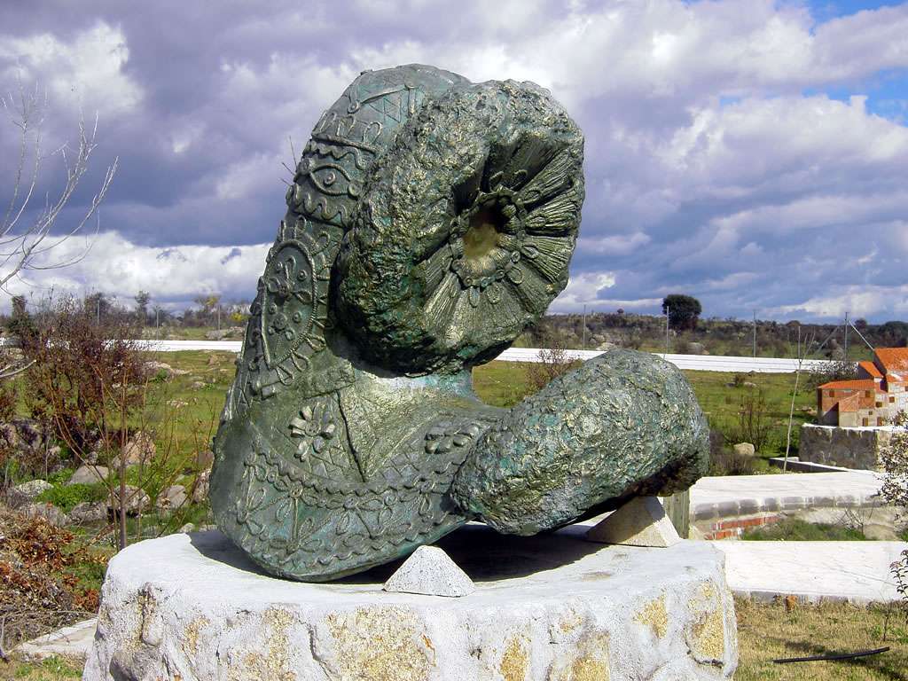 Gorra de espejo o soltera de Montehermoso (Cáceres)