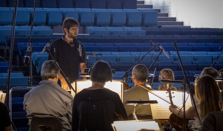 La Orquesta de Extremadura durante la grabación con Lucas Vidal