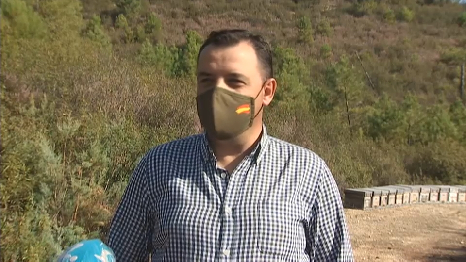 César Moreno es apicultor en Cañamero