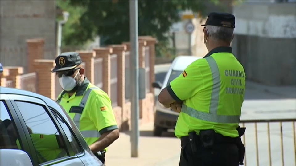 Control de la Guardia Civil en Villarta de los Montes.