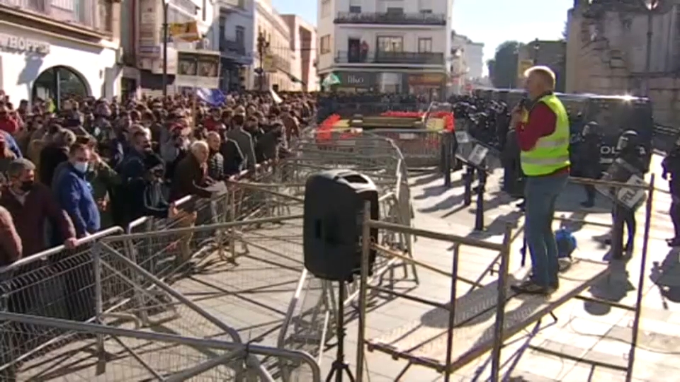 Manifestación de agricultores y ganaderos en Mérida