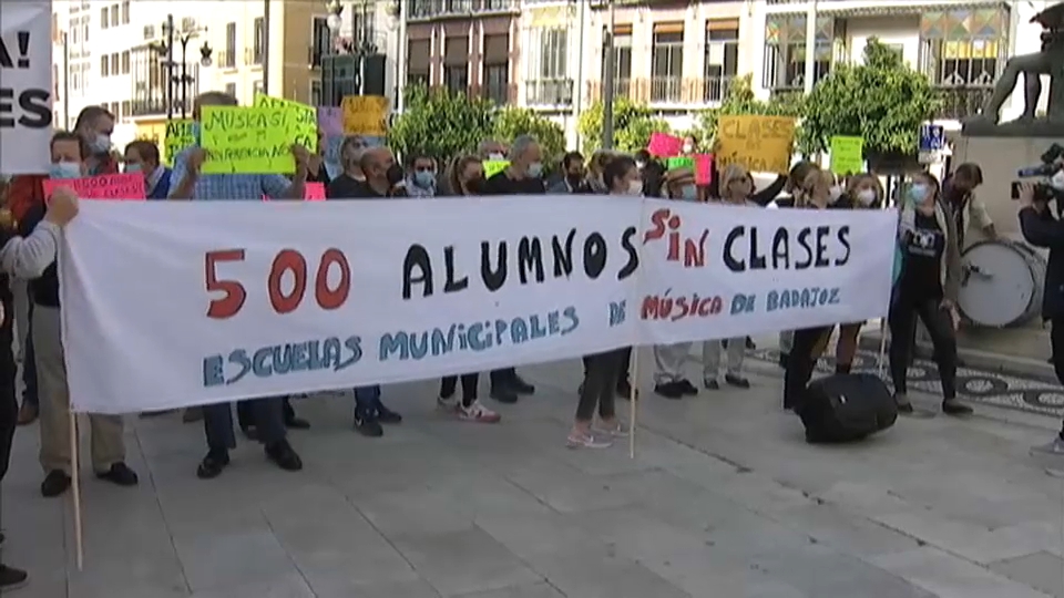 Manifestación de profesores, alumnos y familia el año pasado por el retraso de las clases