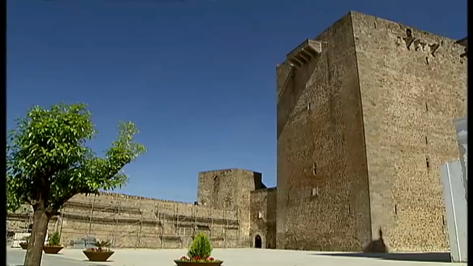 Diseñadores de la región mostrarán sus creaciones en "Extremadura entre costuras" en el Museo Etnográfico de Olivenza