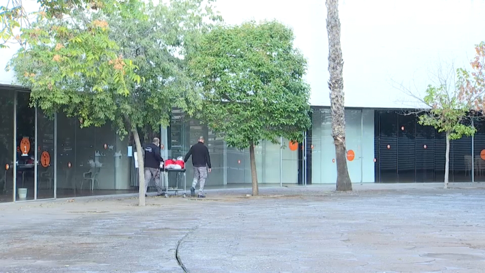 traslado de camillas hoy en el Palacio de Congresos de Badajoz 