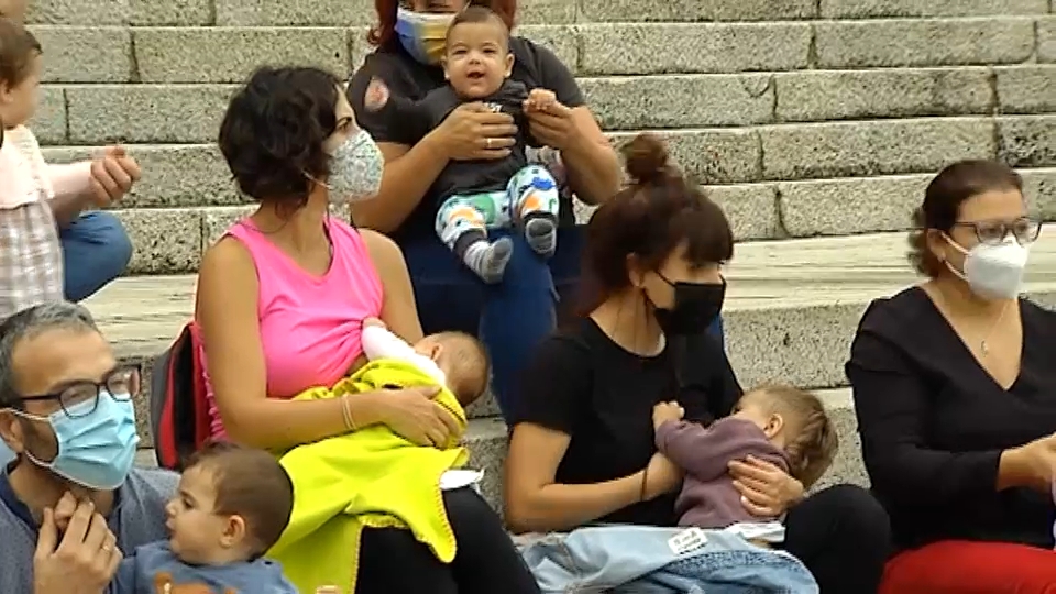 Tetada pública en Cáceres por la Semana Europa de la Lactancia Materna