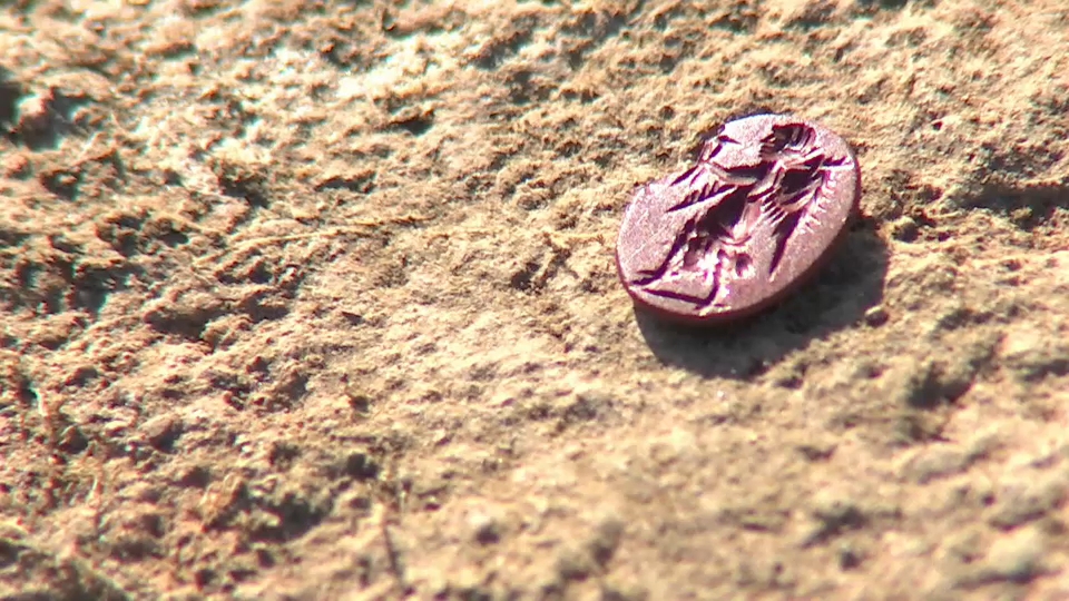 Piedra semipreciosa perteneciente a un anillo