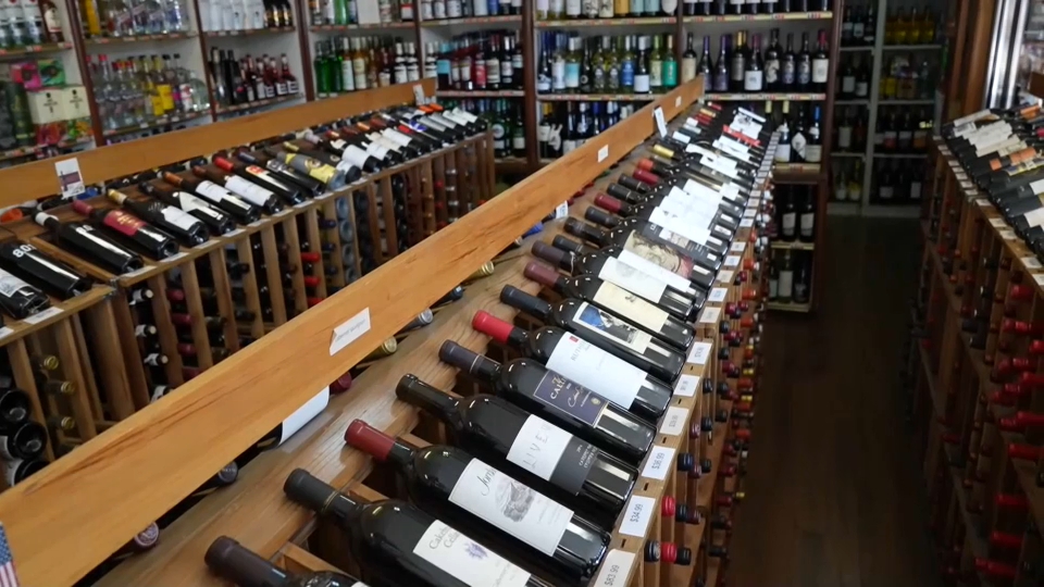 El ministro de Agricultura asegura que negociará con las CC.AA. una "posición común" sobre las ayudas al vino