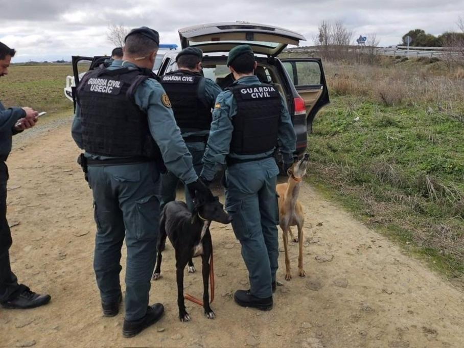 Interceptados tres cazadores furtivos