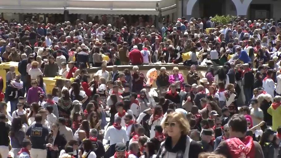 El Chíviri vuelve a llenar de juerga, trajes típicos y mucha música Trujillo