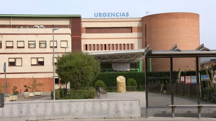 Herido un hombre de 63 años tras caerle sobre las piernas la pala de una máquina en un taller cerca de Aceuchal