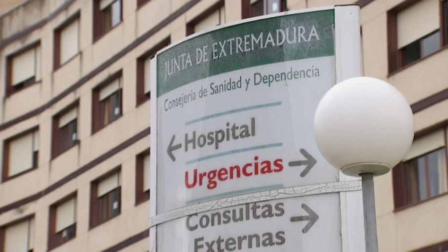 Cuatro mujeres heridas en una colisión entre dos coches en la Ex-209 en Esparragalejo