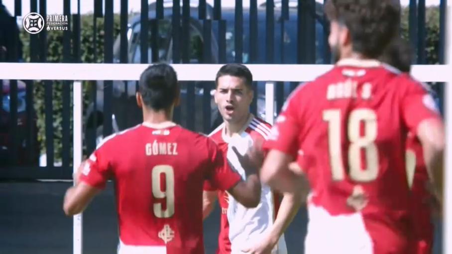 Jugadores del Cacereño durante su partido con el Barakaldo
