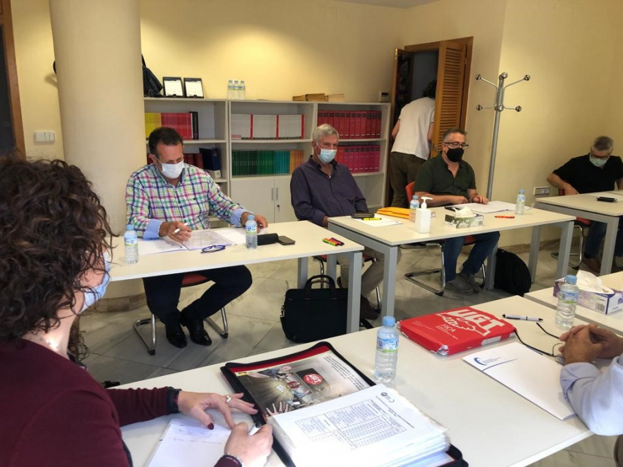 Reunión entre organizaciones y sindicatos esta mañana