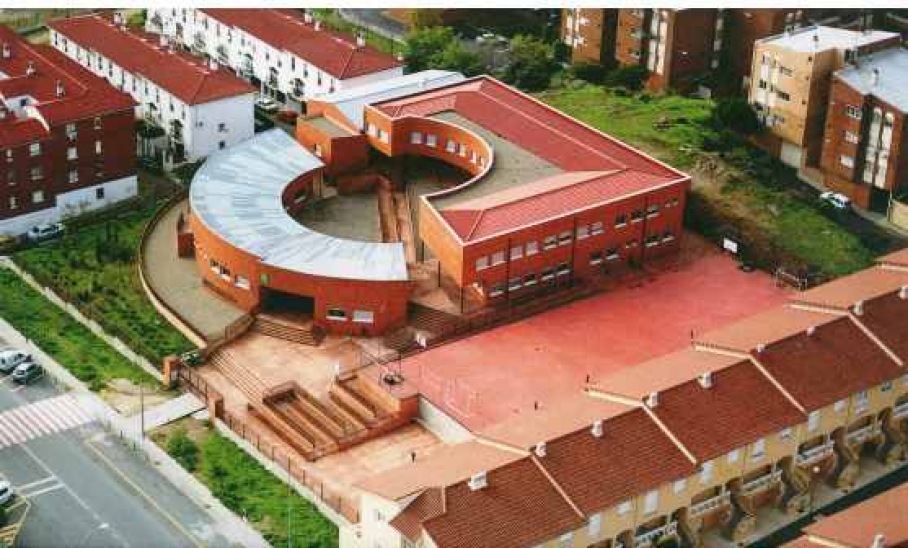 Vista áerea del Colegio El Pilar de Plasencia.