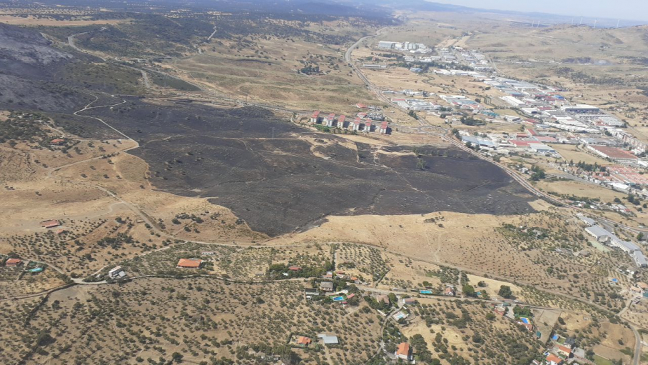 Imagen aérea del incendio forestal en Plasencia