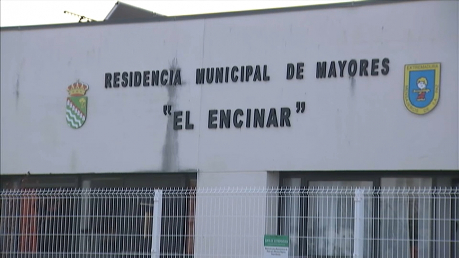 Exteriores de la Residencia Municipal de Mayores de Vegaviana (Cáceres)