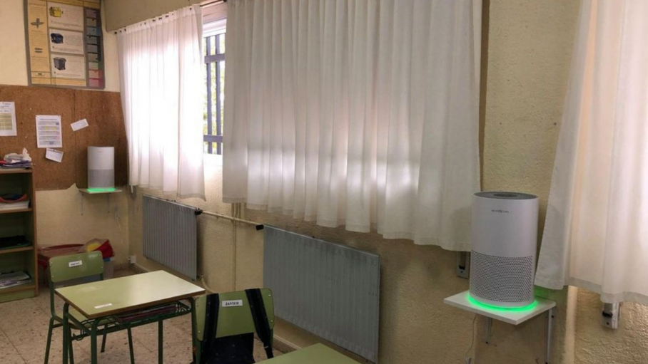 Equipos de ventilación con filtros HEPA que se instalarán en las clases