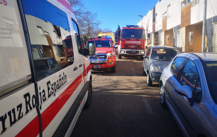 Incendio en calle Italia de Badajoz