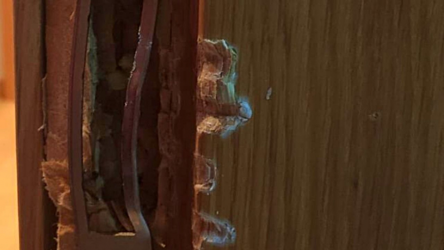 Cerradura forzada para acceder a una vivienda de Mérida