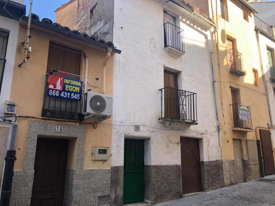 Casa en la calle El Salvador de Plasencia
