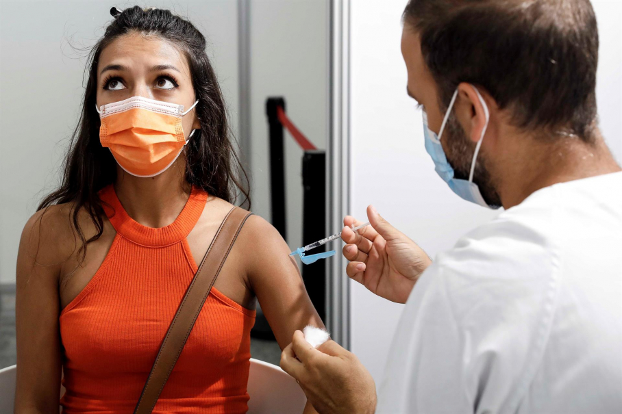 Vacunación contra el COVID-19