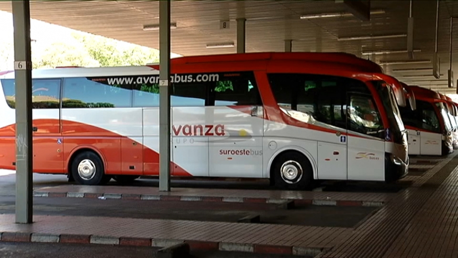 Autobuses de Auto Res en la estación de Mérida.