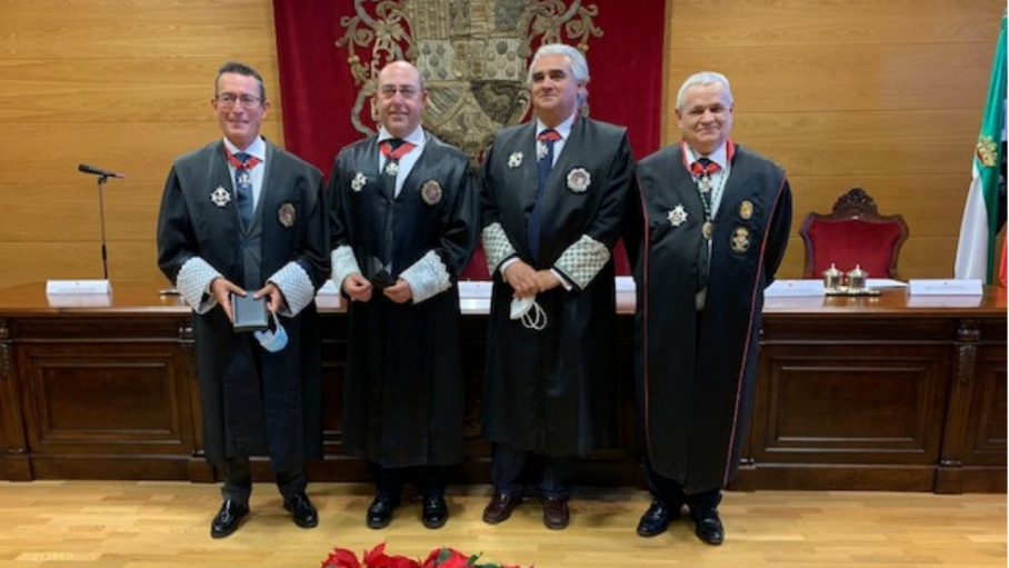 Los cuatro galardonados con la Medalla de la Orden de San Raimundo de Peñafort.