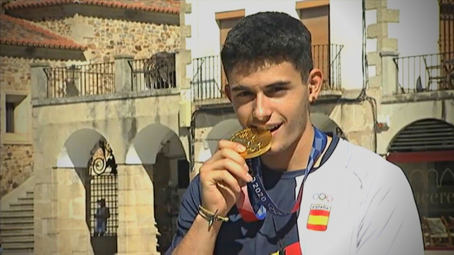 Alberto Ginés hizo historia al conseguir el oro olímpico en escalada