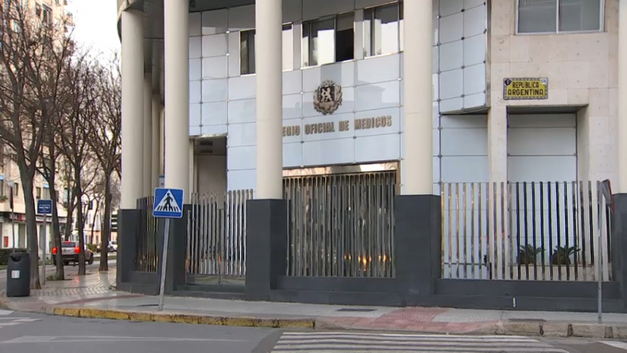 Fachada del Colegio Oficial de Médicos de Badajoz