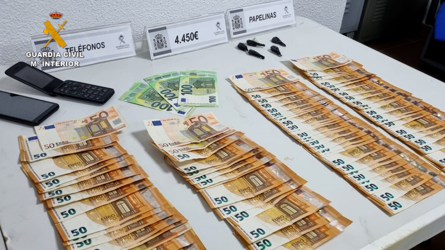 Dinero intervenido en la operación
