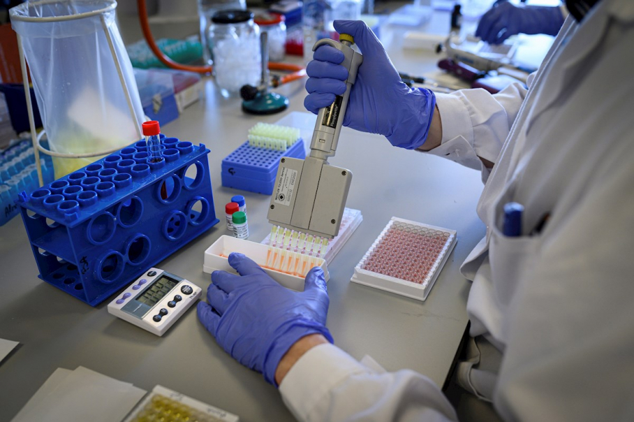 Secuenciación de virus en el laboratorio