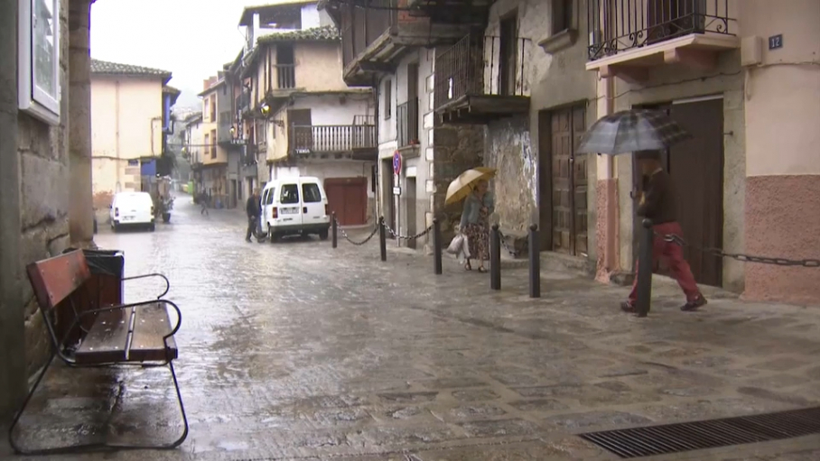 Lluvia, paraguas, Garganta la Olla