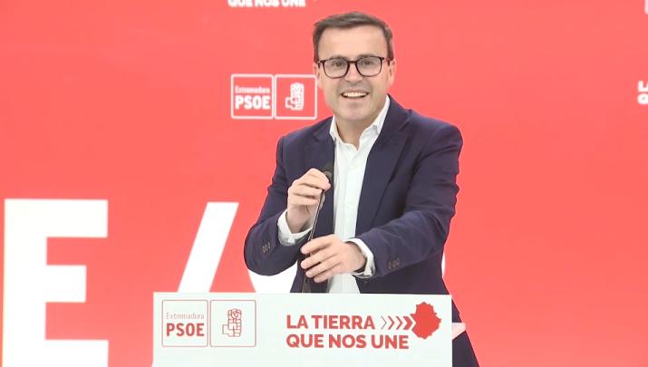 Miguel Ángel Gallardo, durante la rueda de prensa en la que anuncia que dejará la Diputación de Badajoz y dará el salto a la Asamblea de Extremadura
