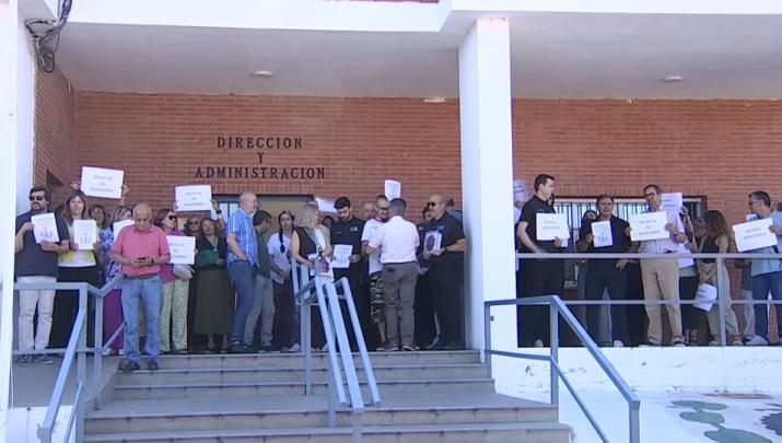 Funcionarios de prisiones se concentran en Cáceres y Badajoz tras la agresión sexual a una psicóloga en Sevilla II