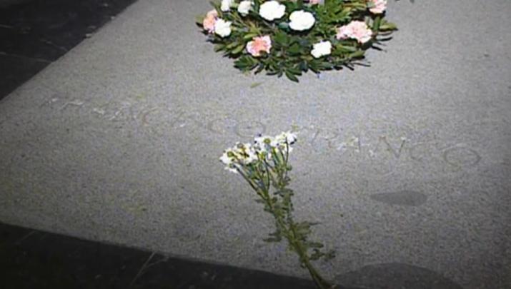 Tumba de Franco antes de ser trasladados sus restos fuera del Valle de los Caídos