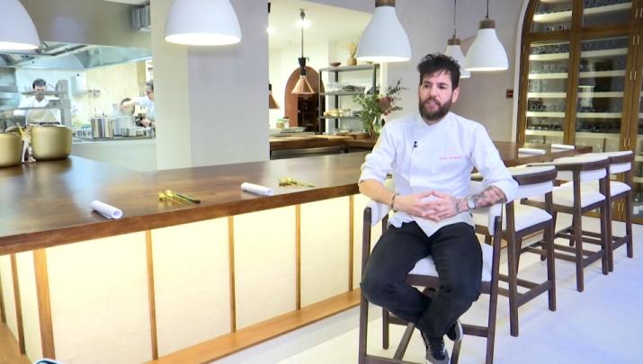 Rubén Hernández, chef extremeño, nos atiende en su restaurante, que ha recibido una estrella Michelín