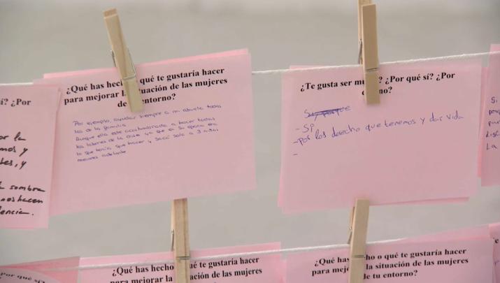 Exposición en el Meiac que pone en el centro las vivencias de las mujeres y su representación en el espacio público