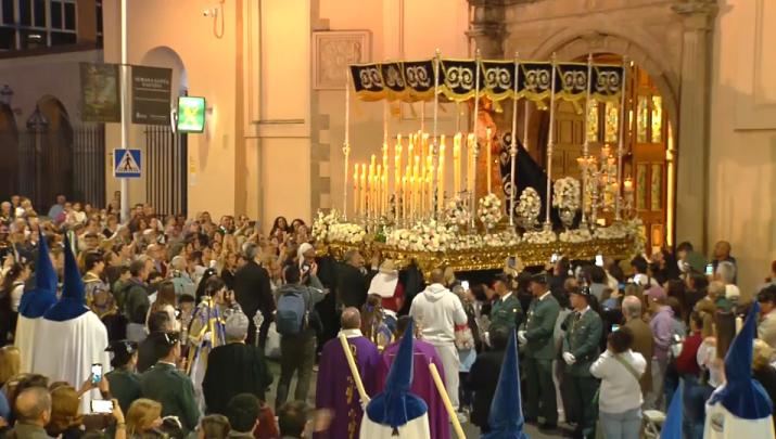 Salida de la iglesia de Santo Domingo de María Santísima de los Dolores