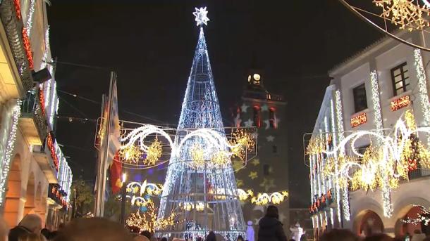 Plaza de España de Villanueva de la Serena tras el encendido de las luces de Navidad