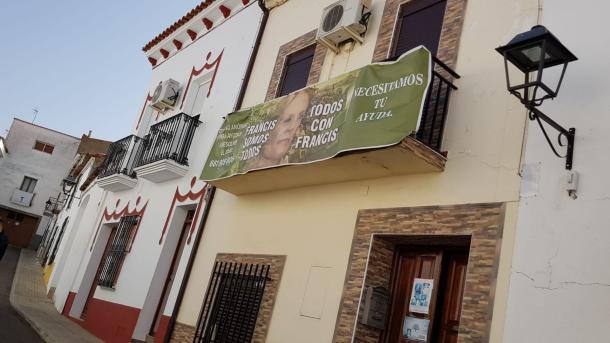 Calle donde se encuentra la casa de la familia Meneses Cadenas en Hornachos, en una imagen de archivo