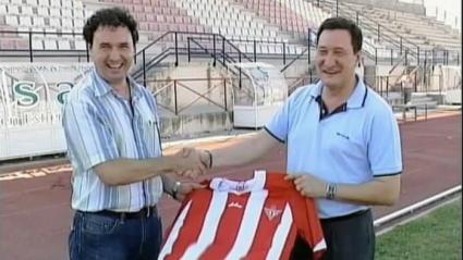 Ricardo Serna, a la izquierda