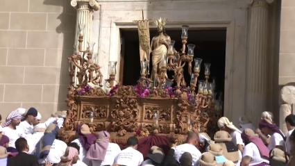 El Resucitado y María Santísima de la Aurora protagonizan el 'Encuentro' del Domingo de Resurrección en Badajoz
