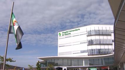 Herido grave un hombre de 64 años en Cáceres al intentar subir a un vehículo