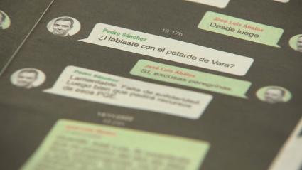Los "WhatsApps" entre Sánchez y Ábalos, publicados por un diario nacional, incluyen críticas a Vara, entre otros barones socialistas