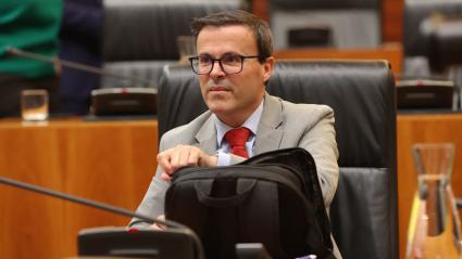 El diputado del PSOE, Miguel Ángel Gallardo, durante el debate sobre el Estado de la Región de Extremadura