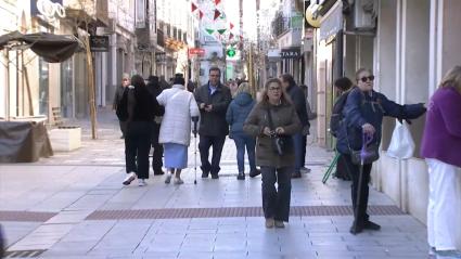 Extremeños paseando por la calle