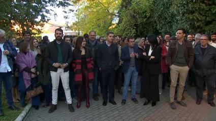 Miguel Ángel Gallardo, secretario general del PSOE, junto a otros componentes del partido, antes del Consejo Municipal del PSOE de Extremadura, celebrado en Mérida
