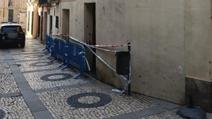 Reabre la calle Moreno Zancudo, de Badajoz, que había estado cortada tras el derrumbe de parte de la cornisa de un edificio vacío