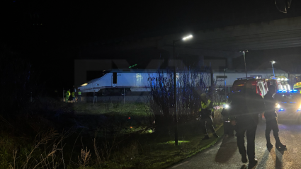Un hombre ha fallecido este jueves al ser arrollado el vehículo que conducía por un Alvia de la línea Chamartín-Badajoz en la ciudad de Talavera de la Reina (Toledo).