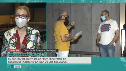 Marina Lacalle informa desde el teatro de Oliva de la Frontera minutos antes de su reapertura
